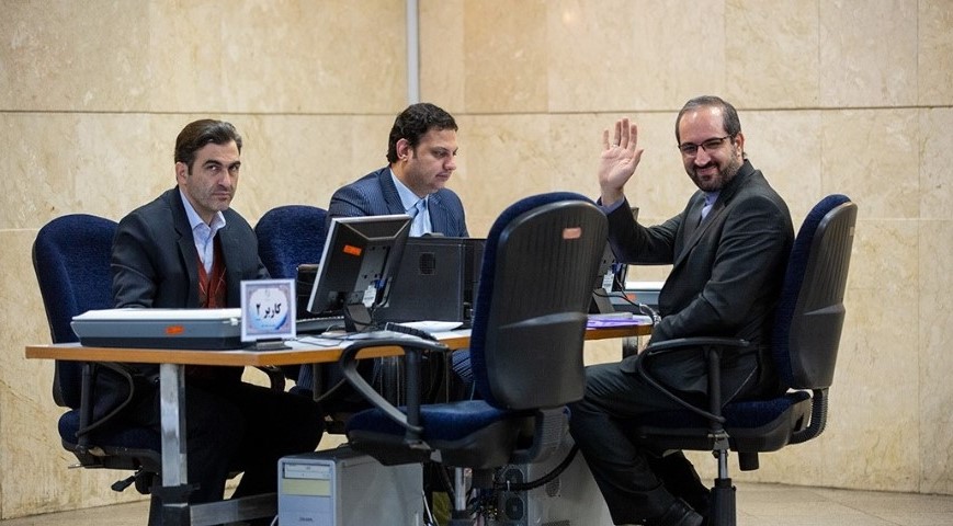 ثبت نام به عنوان اولین داوطلب مجلس یازدهم/فارس